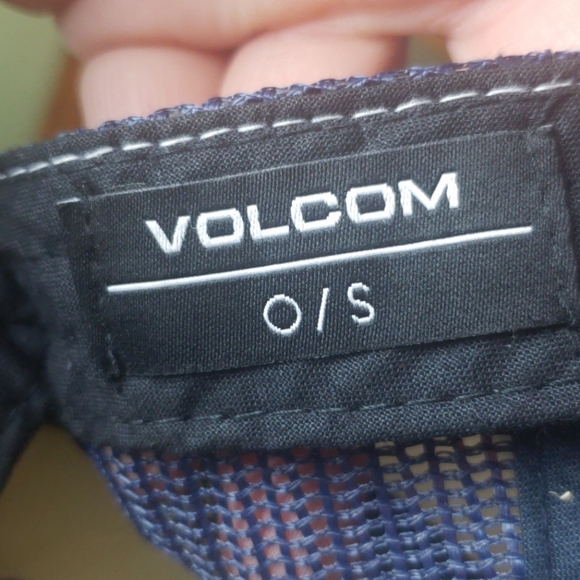 Volcom Snapback Cap - Picture 4 of 5